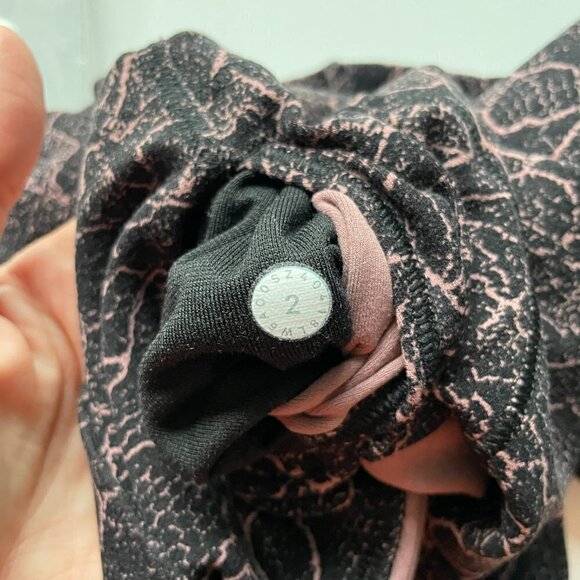 Lululemon Align Crop *21" Yoga High Rise Pull On Lacescape Spanish Rose Black 2 - Picture 7 of 7